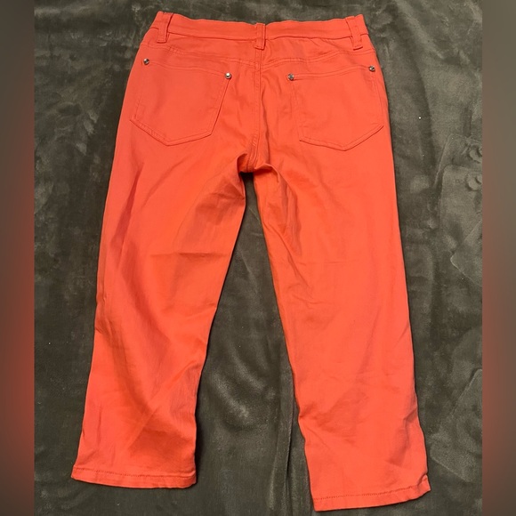 Capris - Picture 2 of 4